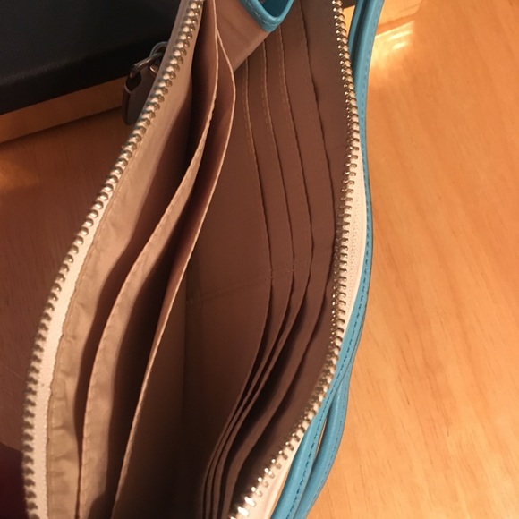 Coach Perforated Legacy Crossbody Tassel+Wallet - Picture 6 of 8